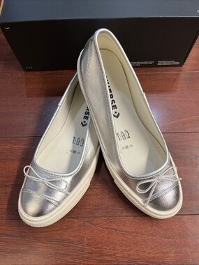 Womens 7.5 Converse Dainty Ballerina Slip On Silver Metallic A14492C HALF BOX